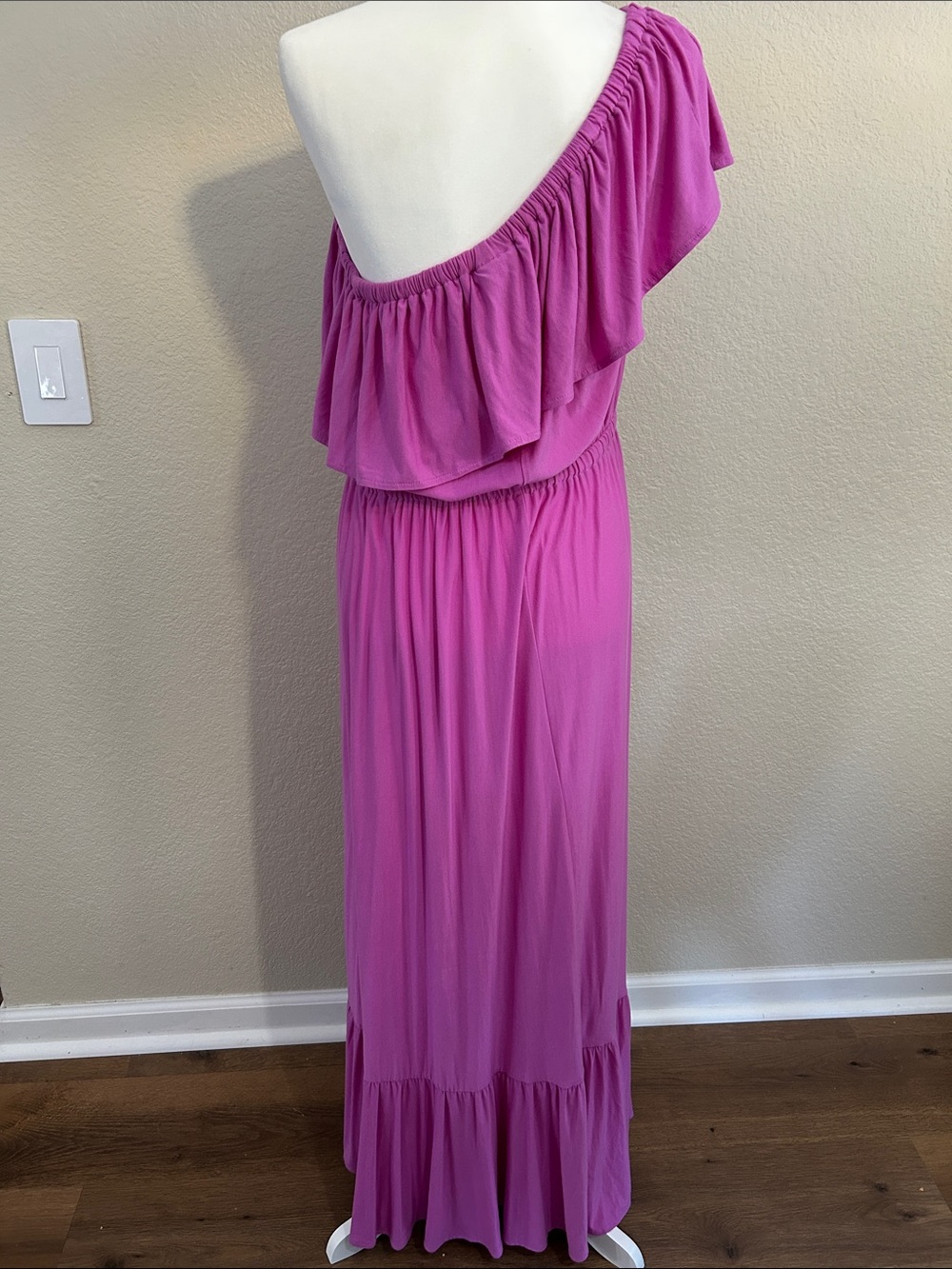 One-Shoulder Ruffle Maxi in Fuschia - Picture 4 of 5